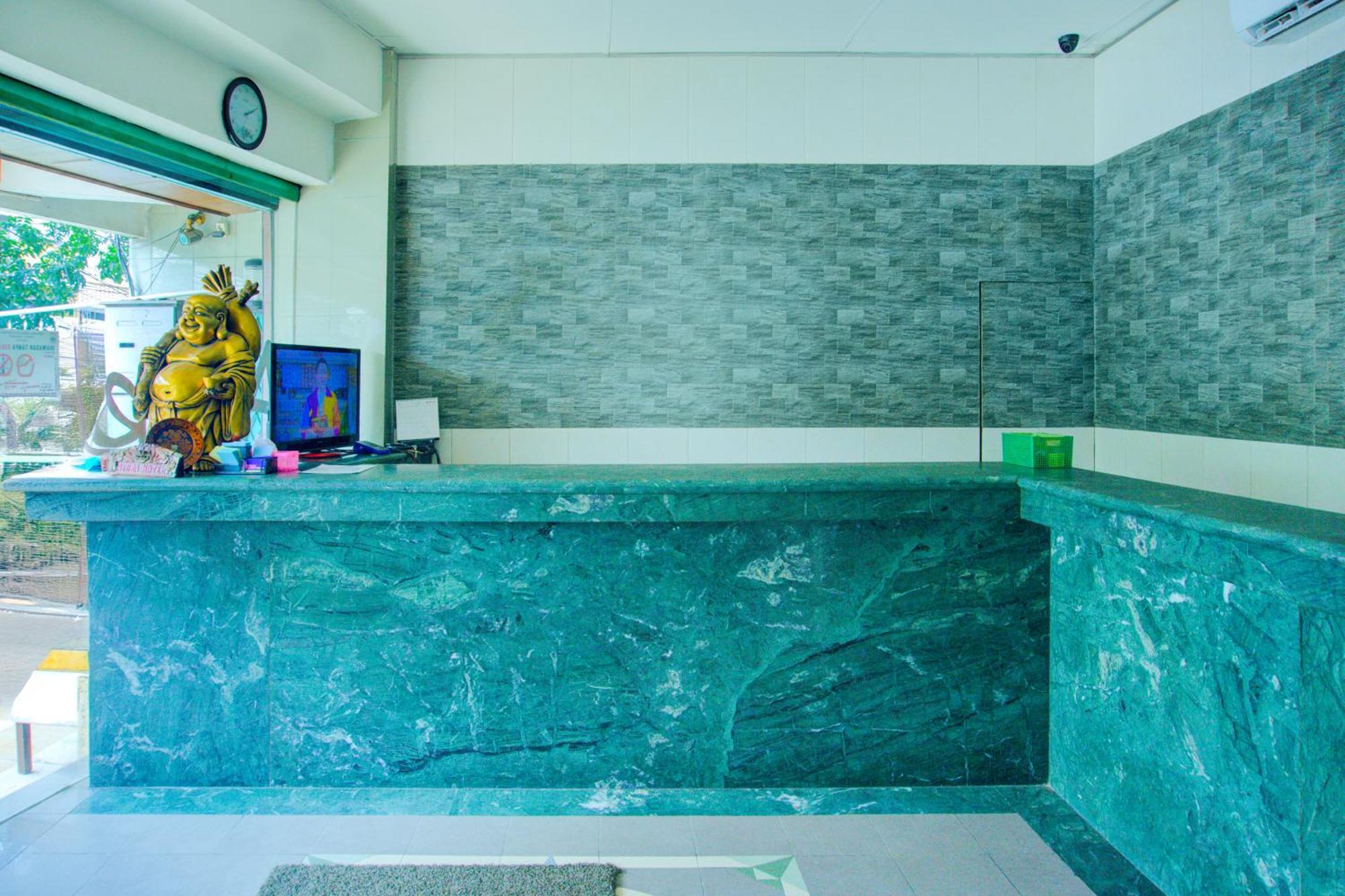 Townhouse Oak Palembang Near Jembatan Ampera Formerly Azzura Hotel Εξωτερικό φωτογραφία