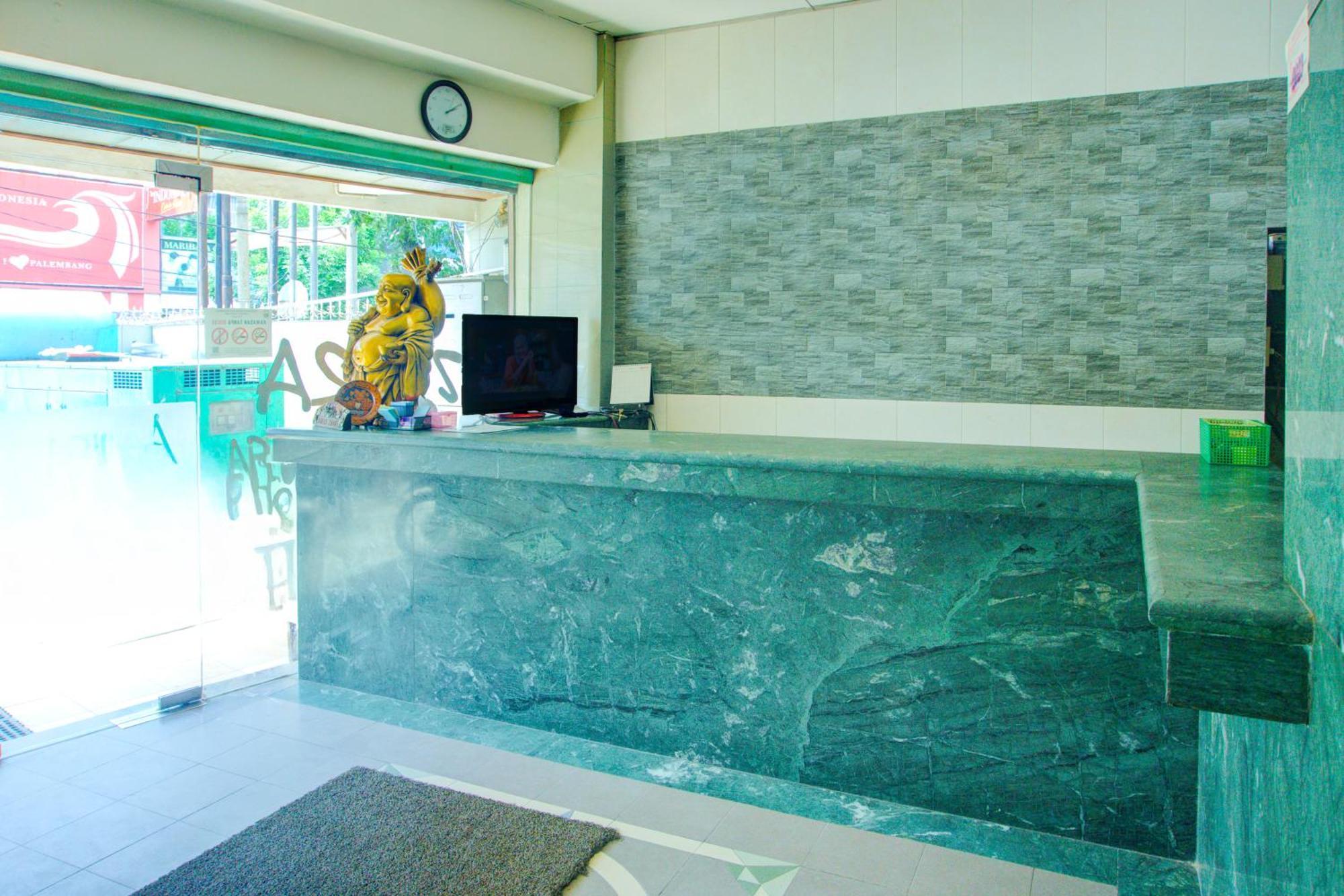 Townhouse Oak Palembang Near Jembatan Ampera Formerly Azzura Hotel Εξωτερικό φωτογραφία