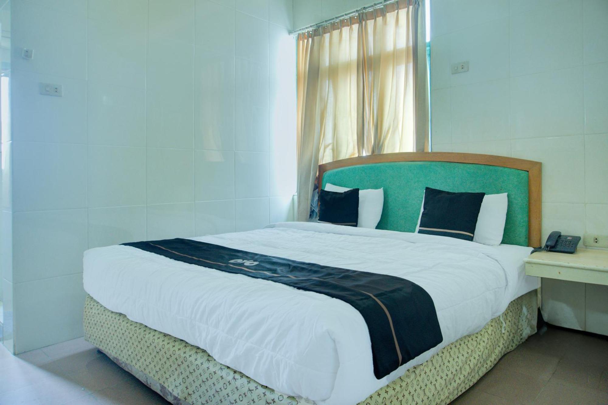 Townhouse Oak Palembang Near Jembatan Ampera Formerly Azzura Hotel Εξωτερικό φωτογραφία
