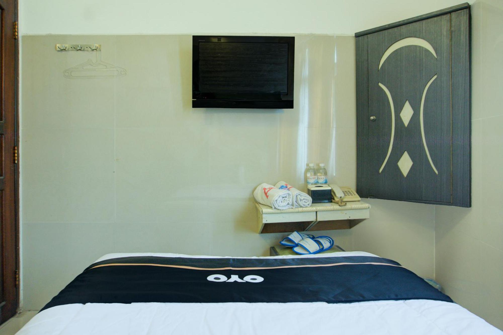 Townhouse Oak Palembang Near Jembatan Ampera Formerly Azzura Hotel Εξωτερικό φωτογραφία